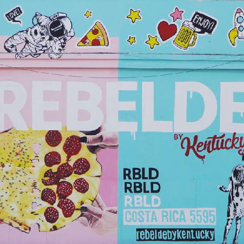 Mural publicitario: “Nuevos platos de Kentucky a puro color”